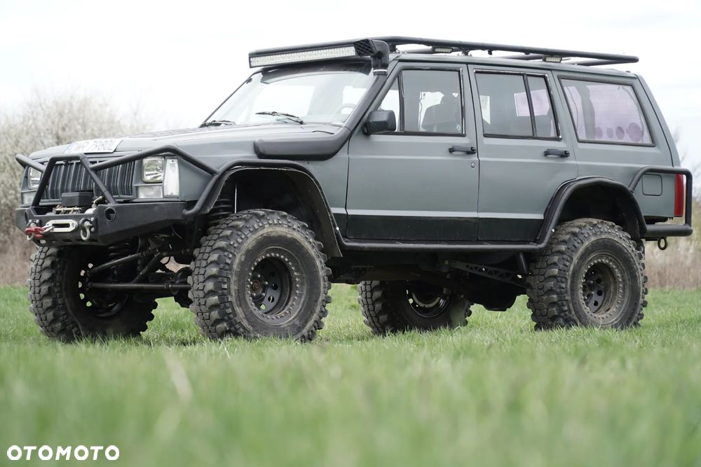 Jeep Cherokee 4.0 - 9
