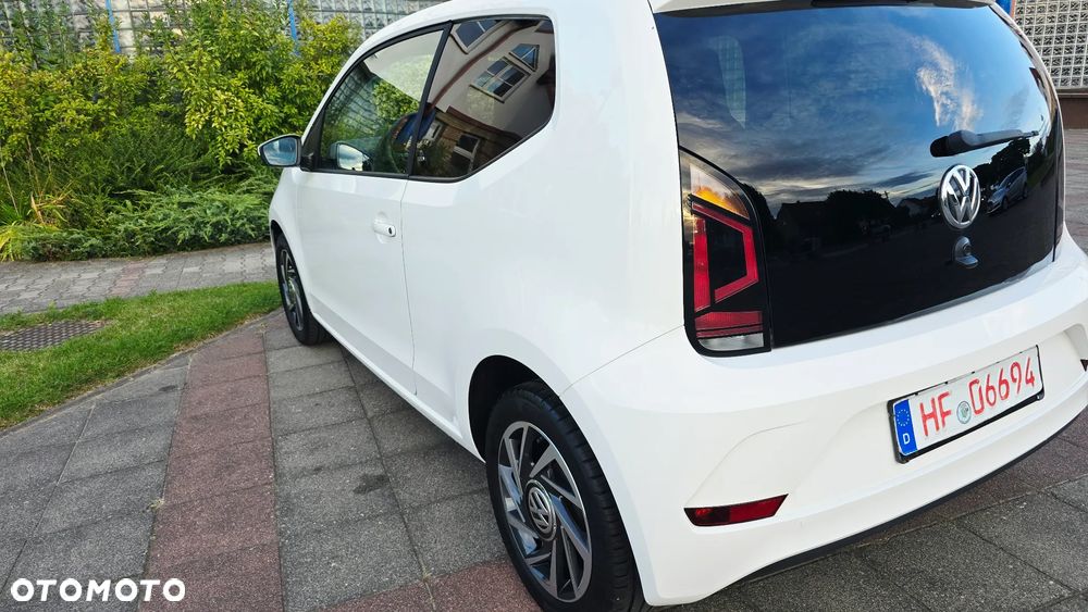 Volkswagen up! sound - 24