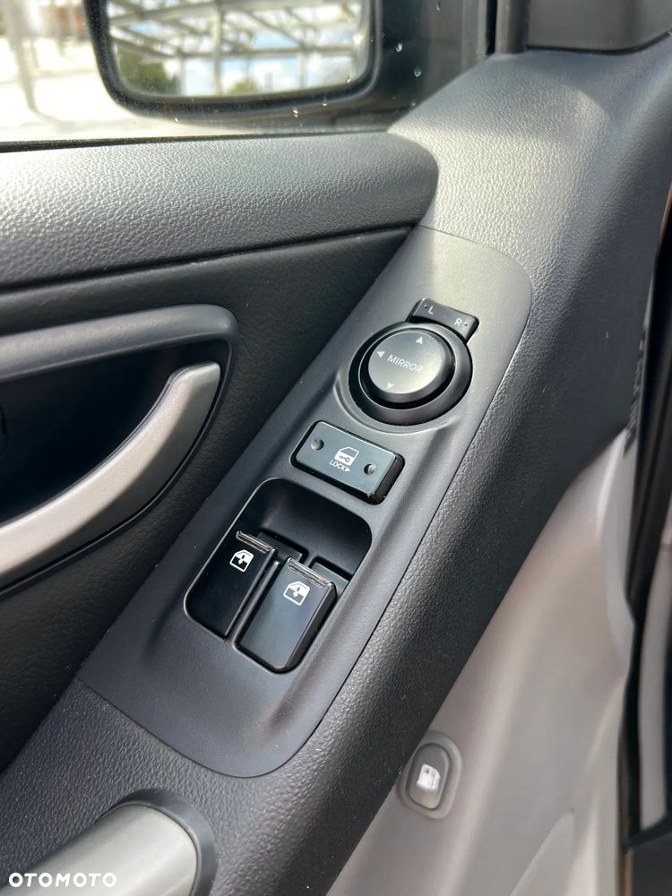 Hyundai H-1 Starex - 15