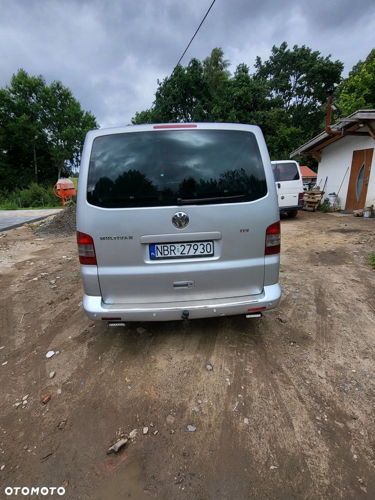 Volkswagen Multivan - 2