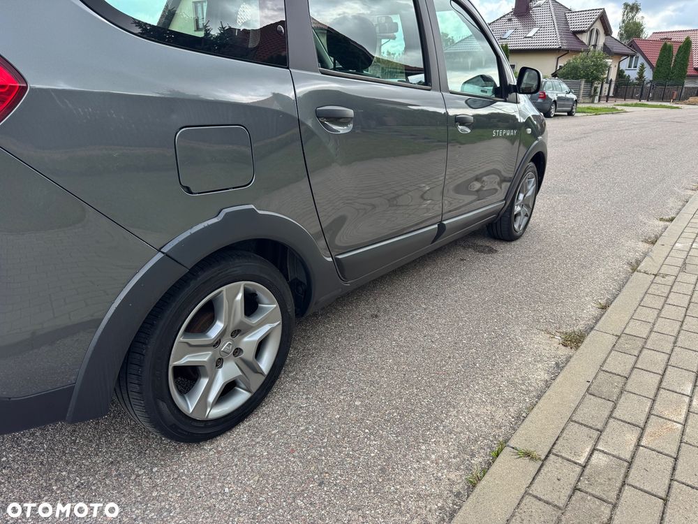 Dacia Lodgy dCi 110 Stepway Celebration - 18