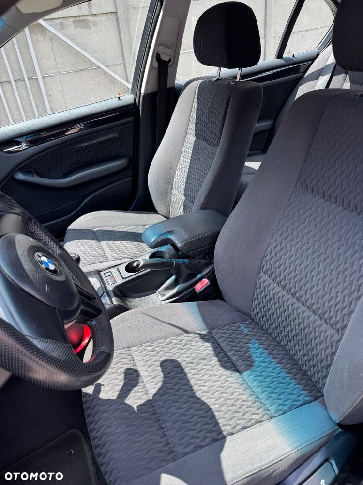 BMW Seria 3 320i - 9