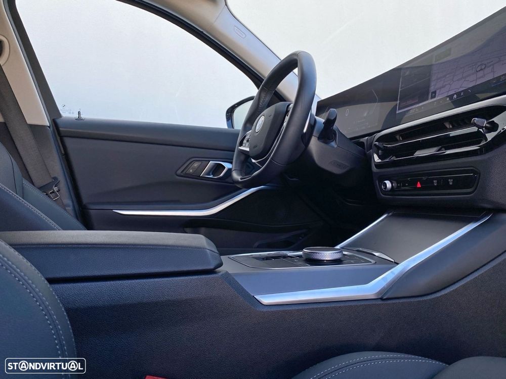 BMW 318 d Auto - 13
