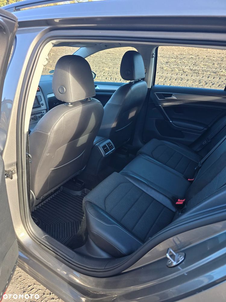 Volkswagen Golf - 26