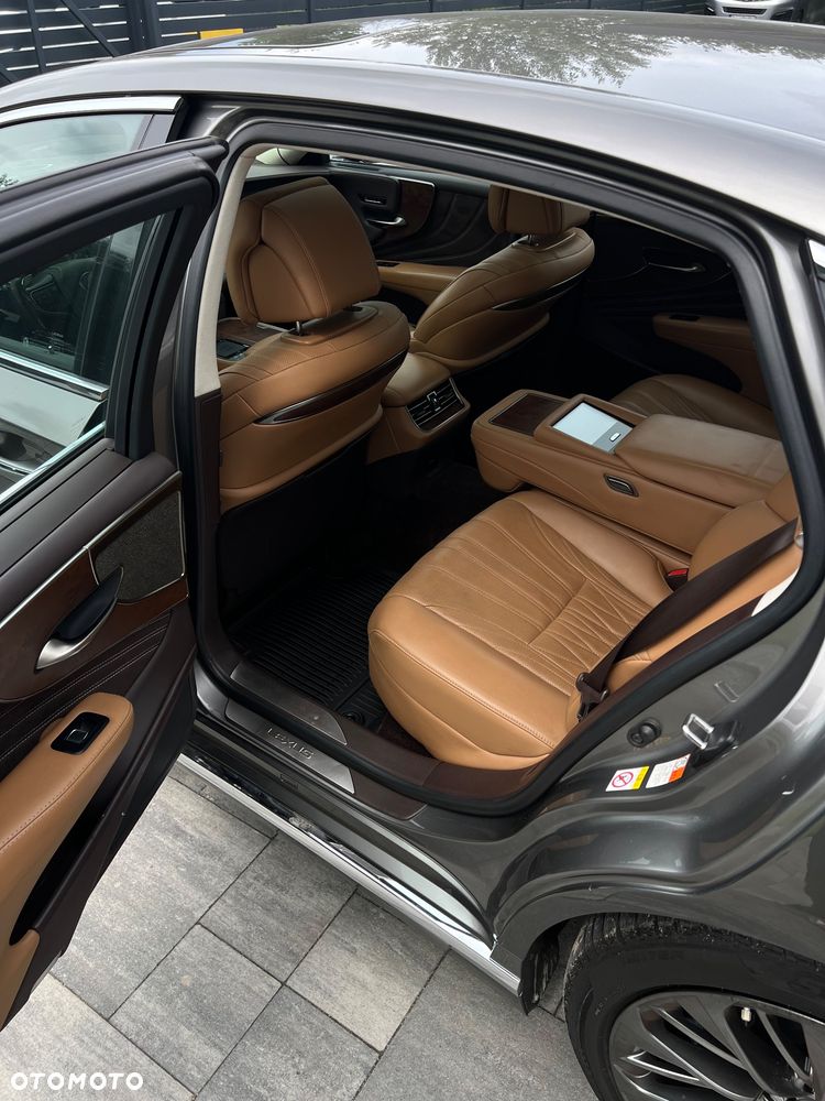 Lexus LS - 13