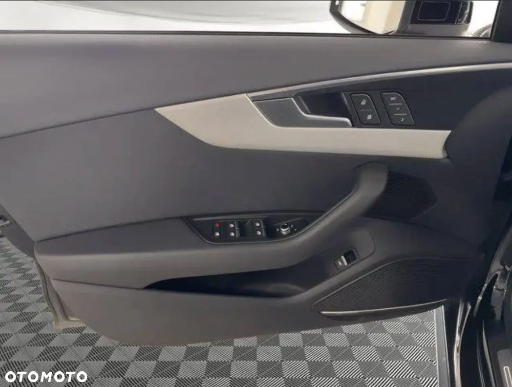 Audi A4 Limousine 45 TFSI Quattro S tronic - 14
