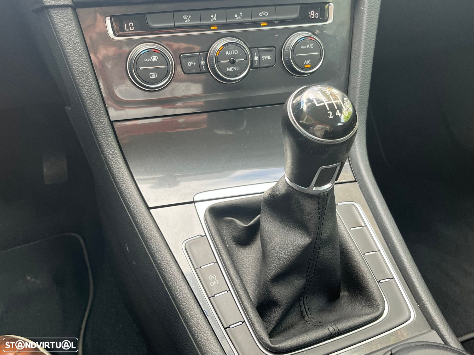 VW Golf 1.0 TSI Trendline Pack - 38