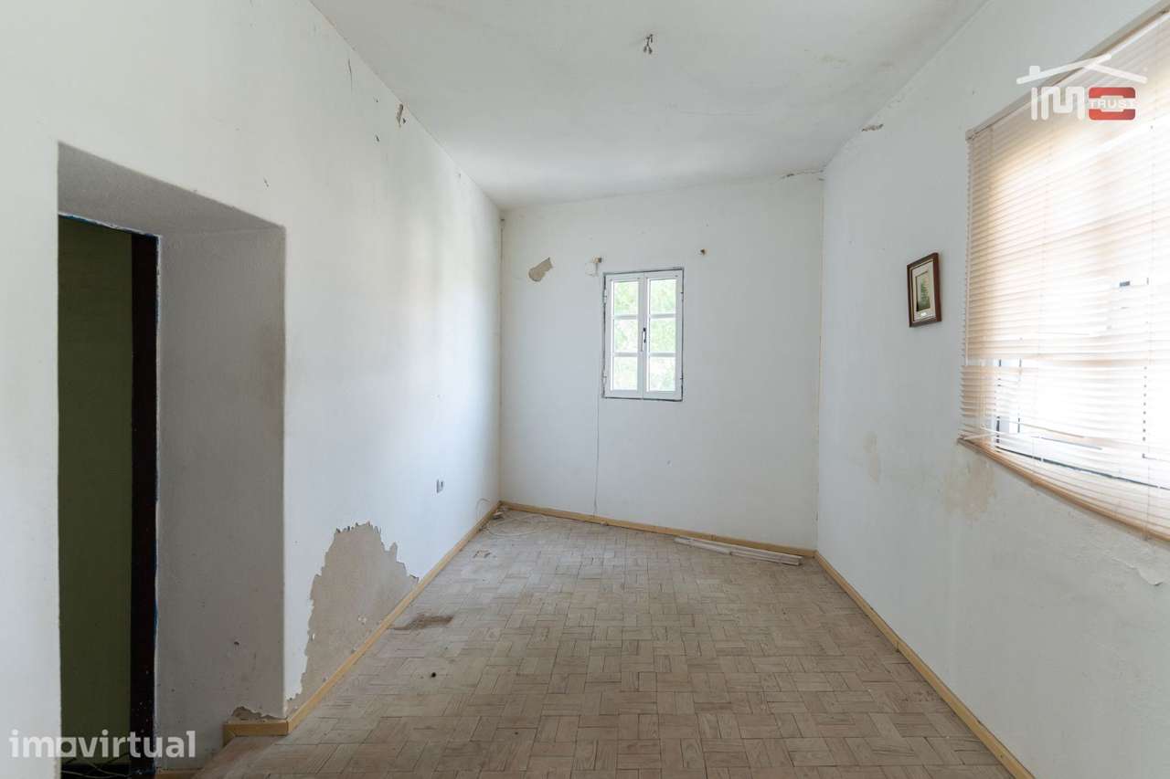 Moradia T3 para recuperar - Alburitel - Grande imagem: 4/15
