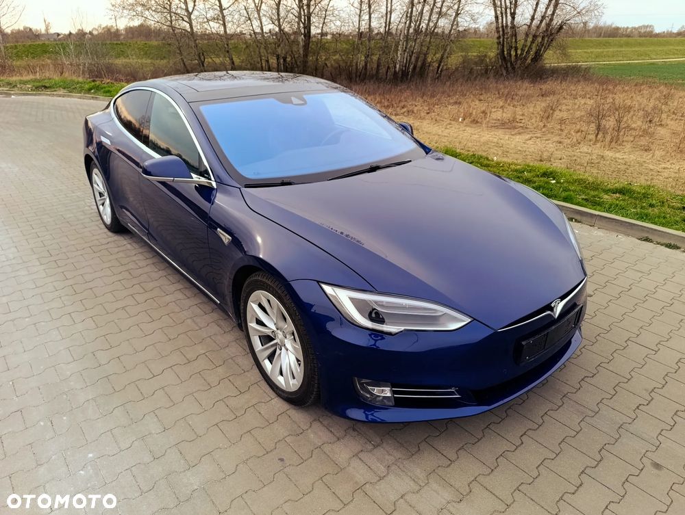 Tesla Model S - 2