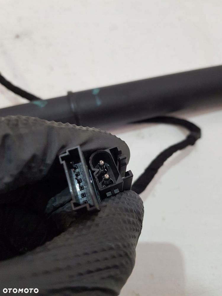 siłownik klapy elektrycznej tył lewy 7332695 bmw x5 e70 3.0d - 5
