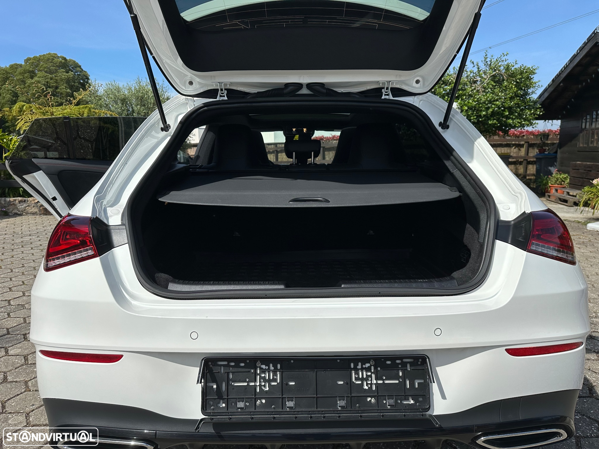 Mercedes-Benz CLA 250 e Shooting Brake AMG Line - 14