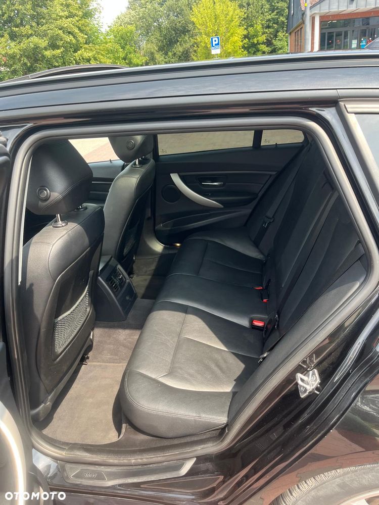 BMW Seria 3 320d xDrive Sport Line - 14