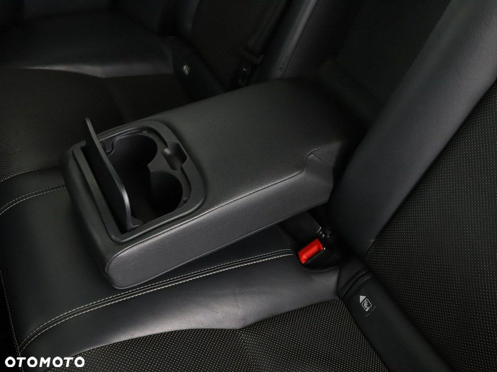 Toyota Avensis 2.0 D-4D Prestige - 38