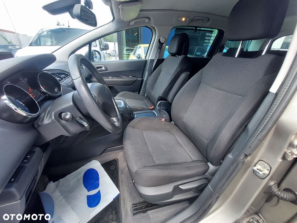 Peugeot 5008 2.0 HDi Premium + - 10