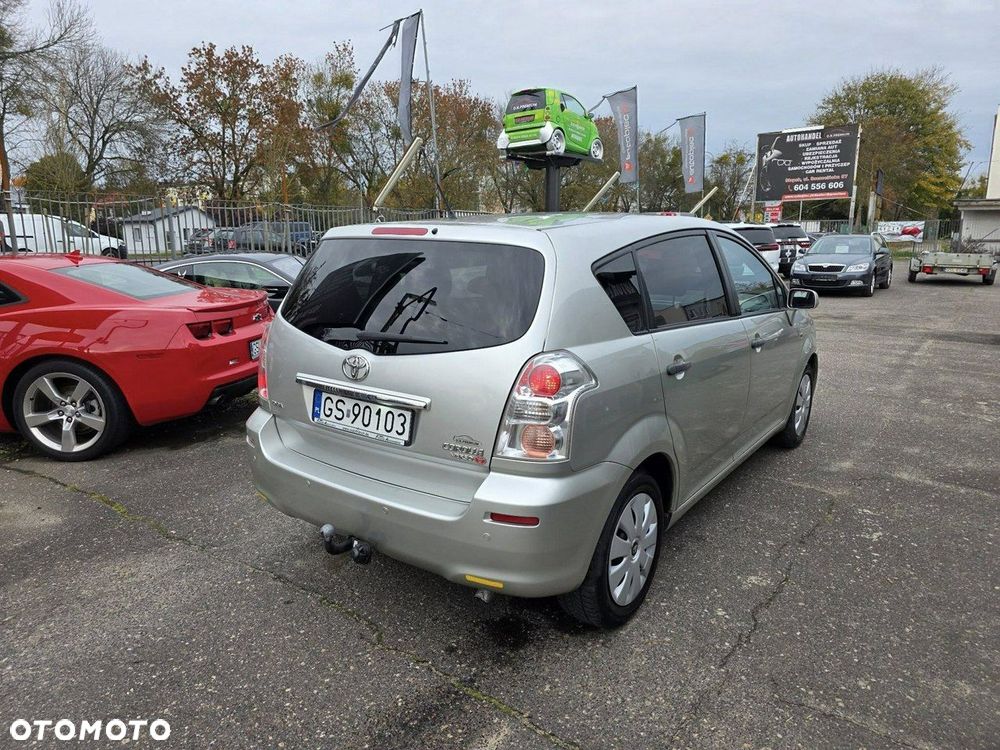 Toyota Corolla Verso - 5