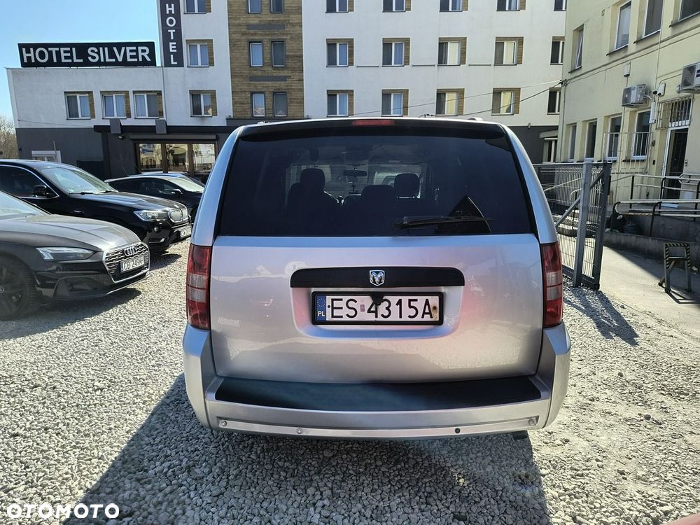Dodge Caravan - 6
