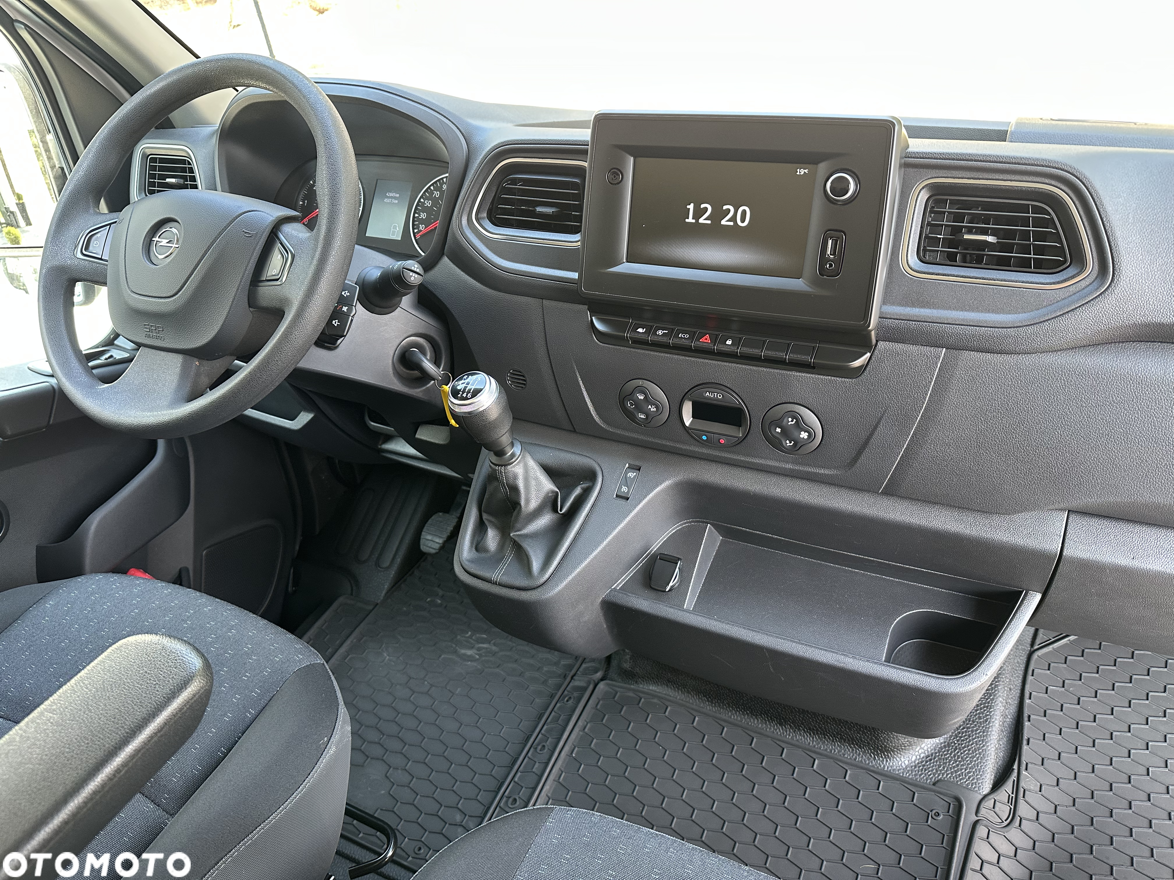 Renault MASTER L4H2 / Brygadowy 7 osób / HAK 3500kg! / Salon PL / Stan Jak Nowy / Najbogatsze wyposażenie / MAXI / Koła bliźniacze / Nowe opony / FV23% - 27