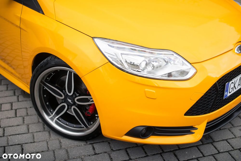 Ford Focus 2.0 EcoBoost ST mit Leder-Exclusiv-Paket - 14