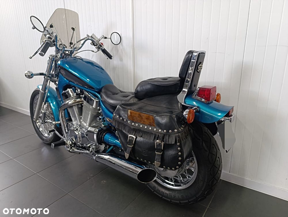 Suzuki Intruder - 8