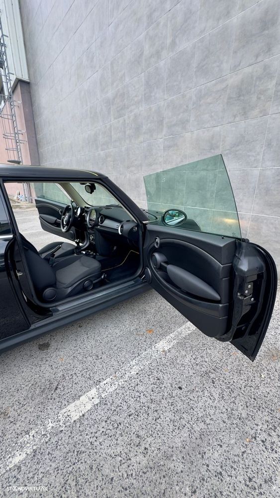 MINI 3 Portas One D - 8