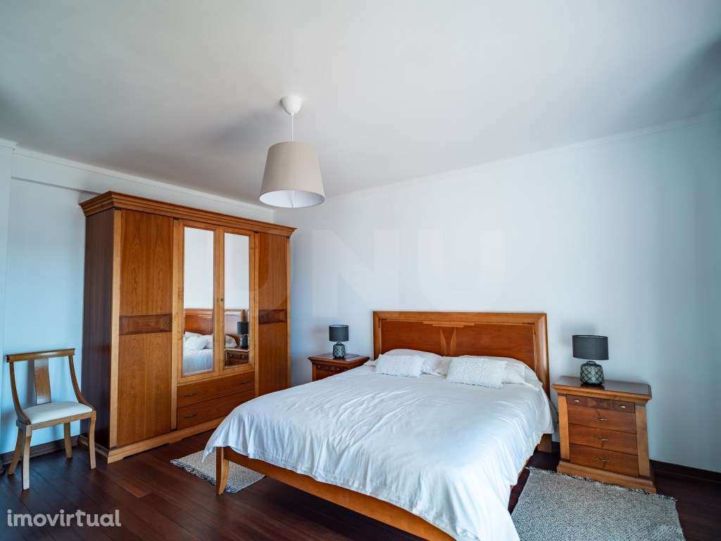 Moradia T3 com Garagem, Piscina e Vista Deslumbrante sobre a Lagoa ... - Grande imagem: 5/36