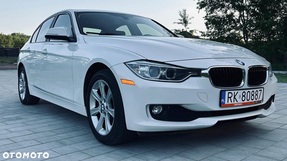 BMW Seria 3 320i - 32