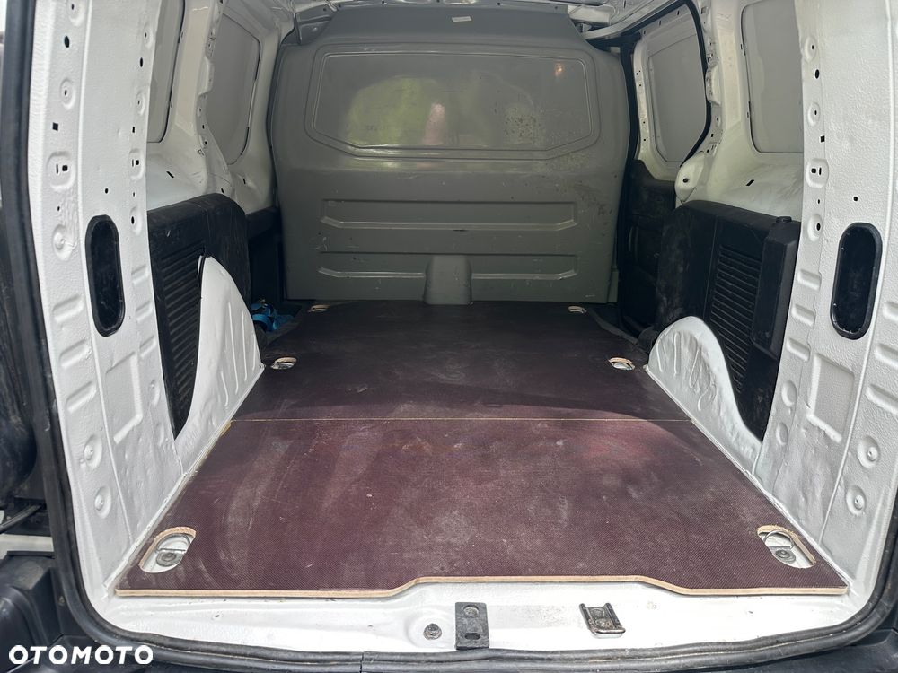 Peugeot Partner - 13