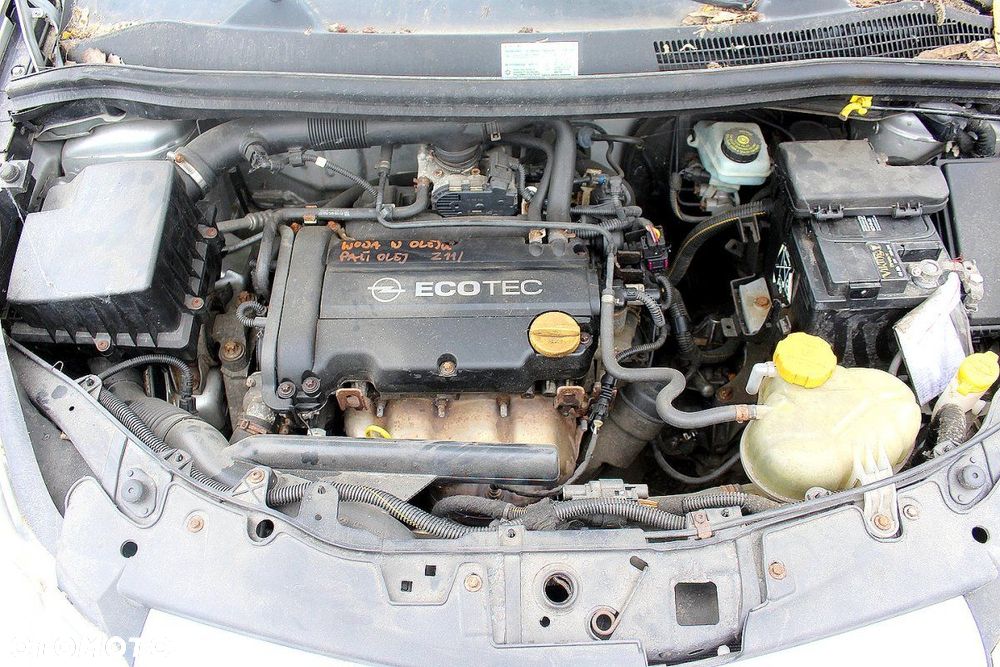 Opel Corsa D 2008 1.2i Z12XEP HB5D (MASKA, ZDERZAK, LAMPA, BŁOTNIK, DRZWI, SZYBA, FOTEL) - 8