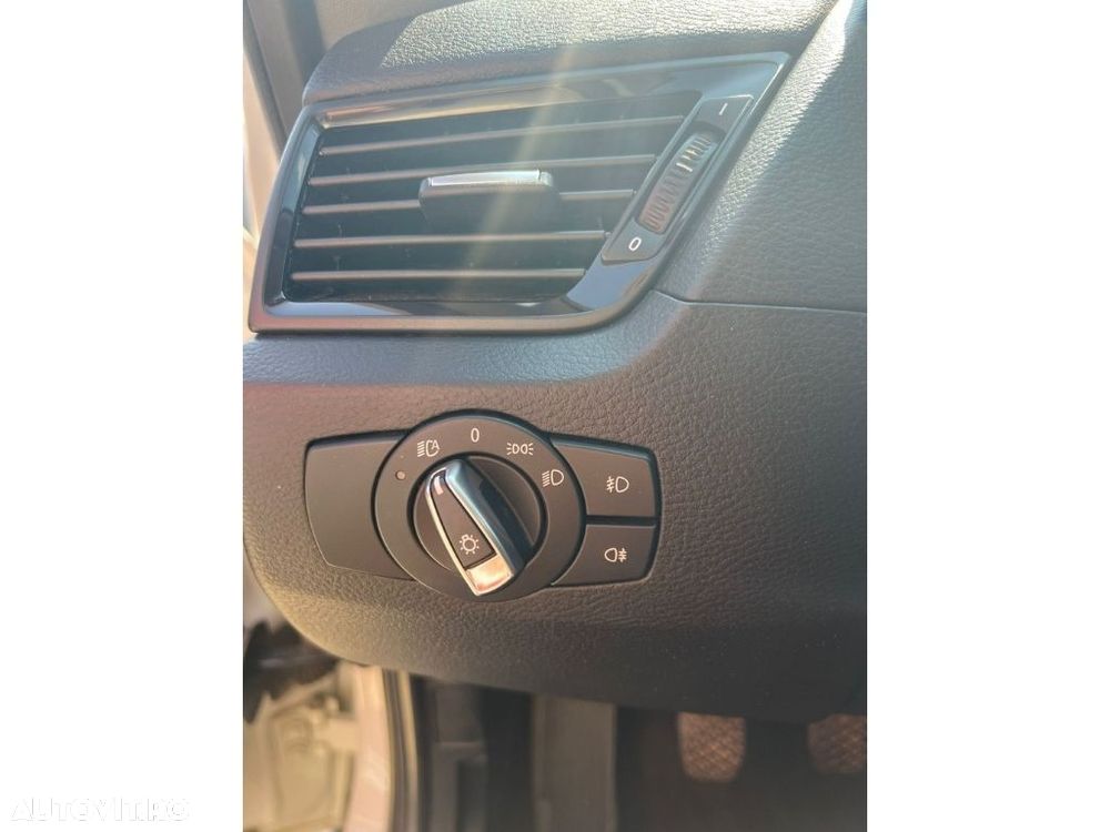 BMW X1 xDrive18d - 13