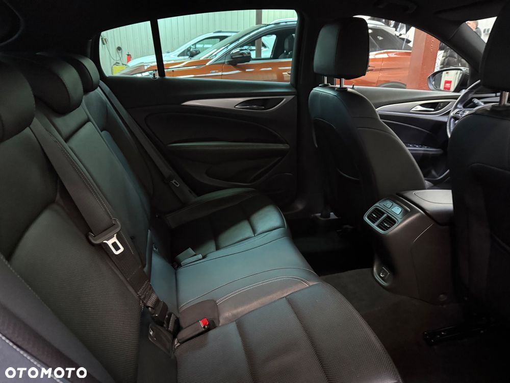 Opel Insignia - 34