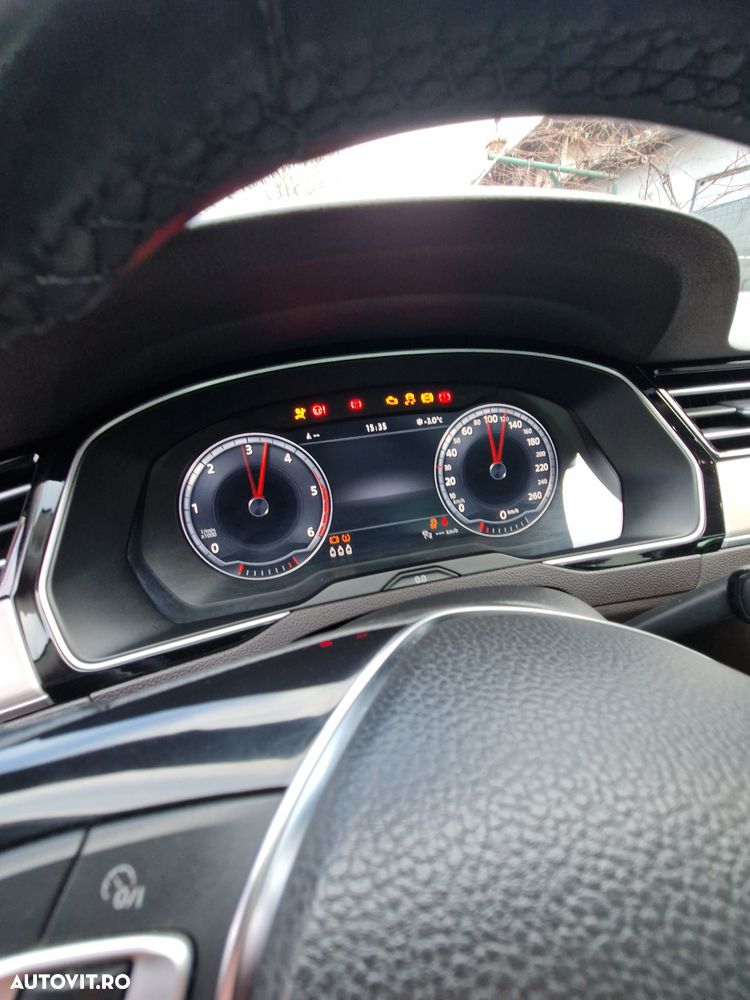 Volkswagen Passat 2.0 TDI Highline - 9