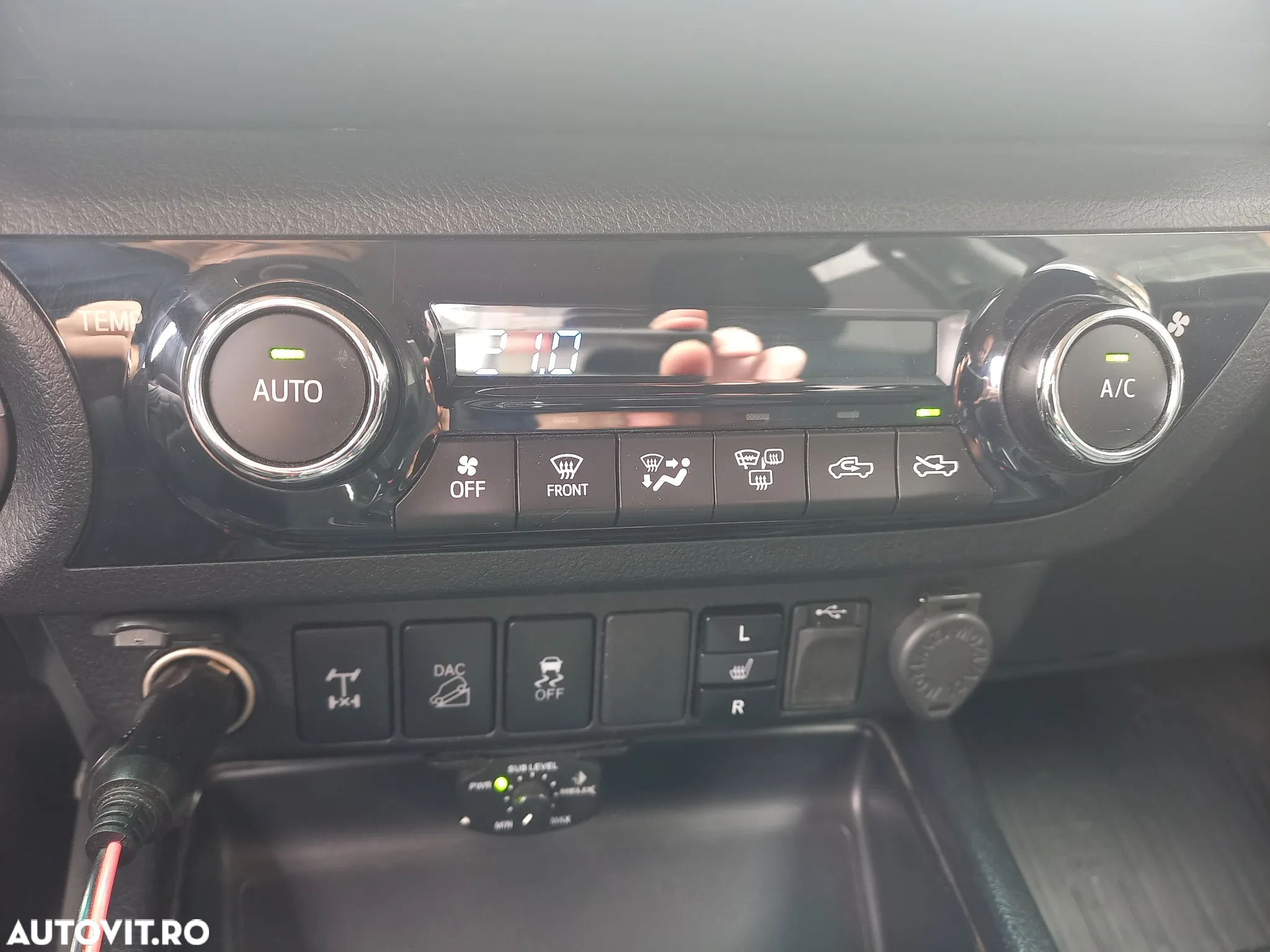 Toyota Hilux 4x4 Double Cab A/T Invincible - 13