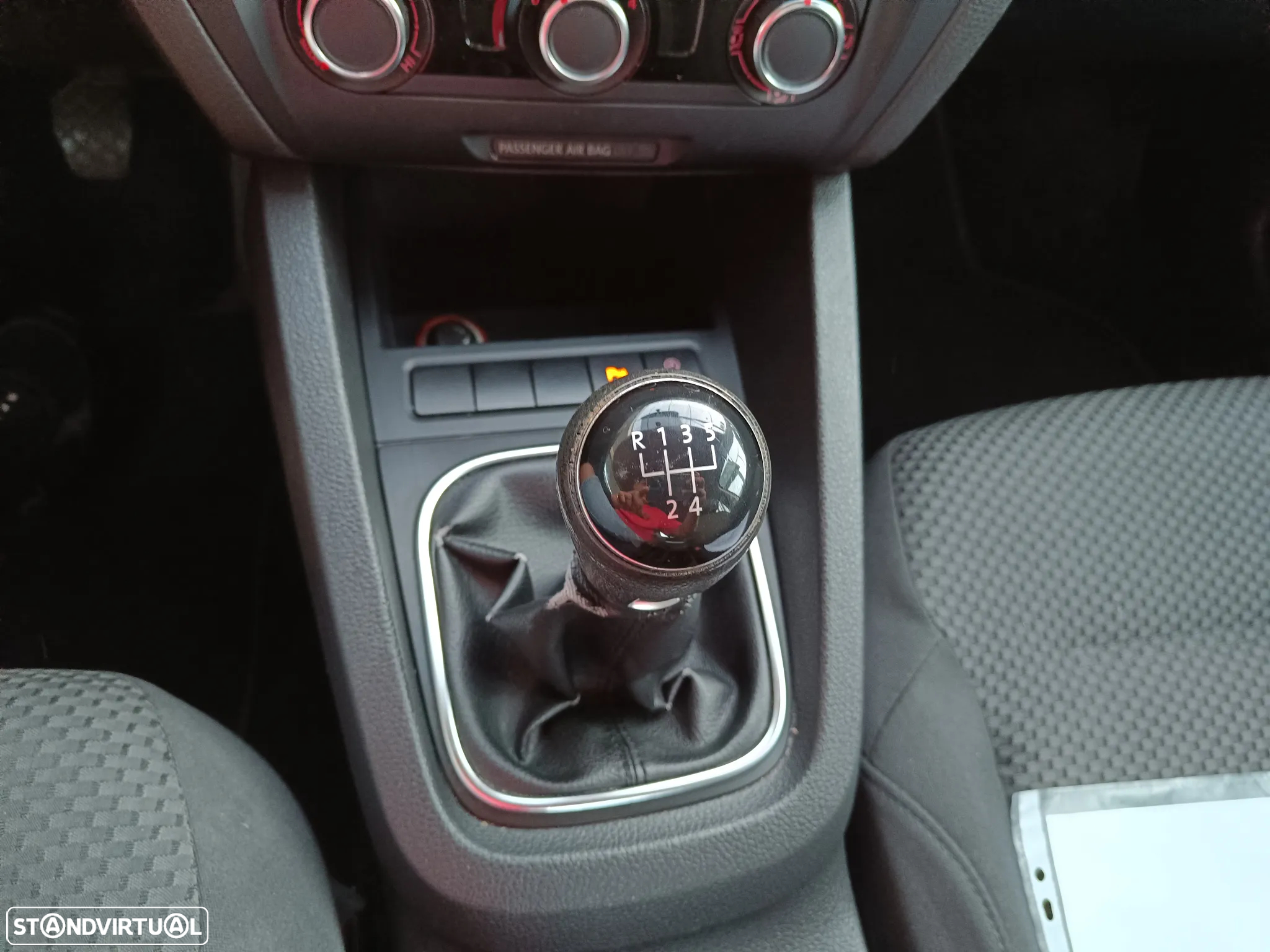 VW Jetta 1.6 TDi Confortline BM - 4