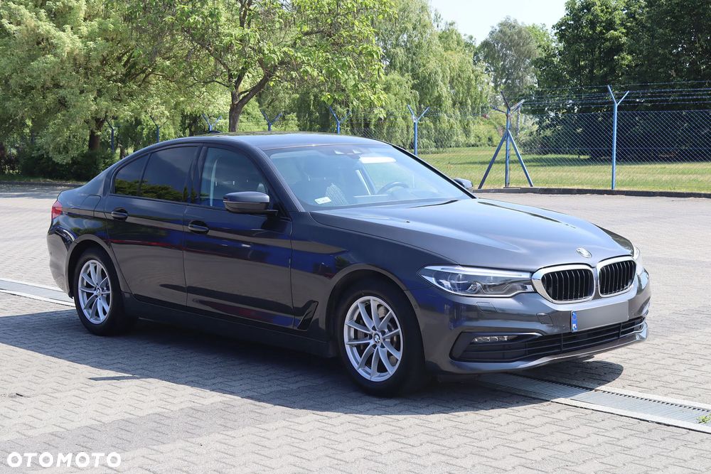 BMW Seria 5 530d xDrive Luxury Line sport - 2