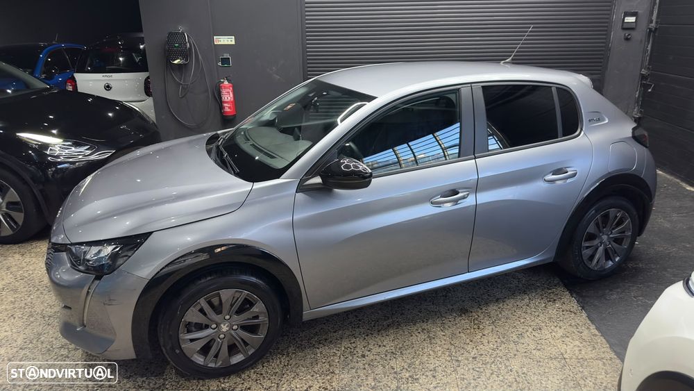 Peugeot e-208 Active Pack — fotografia 7