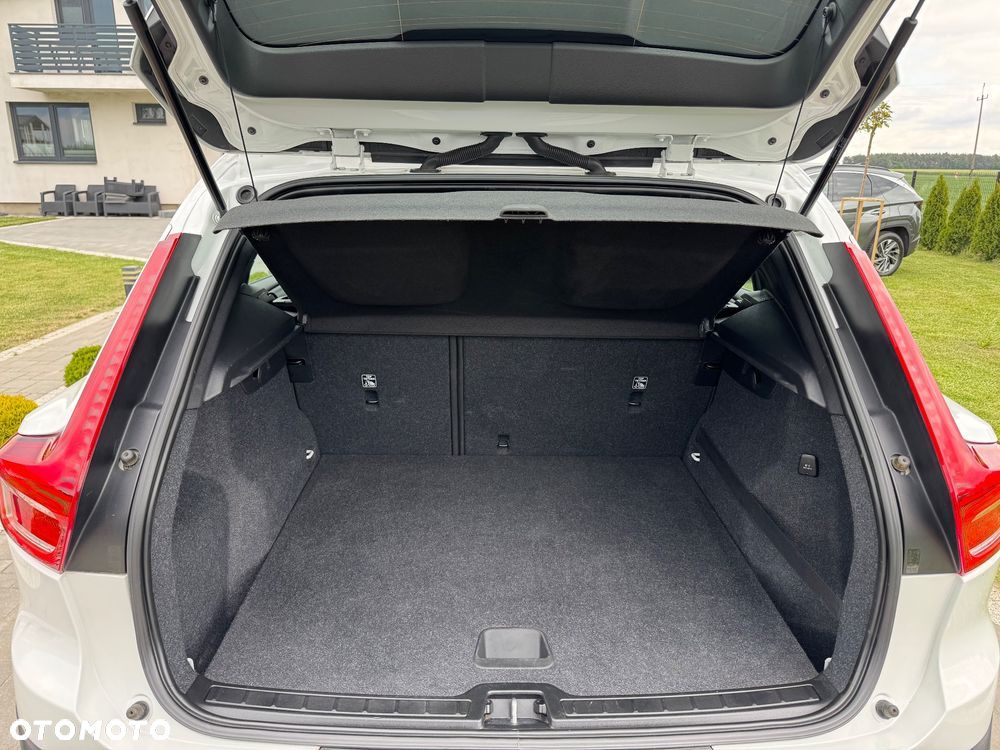 Volvo XC 40 T3 Momentum - 26