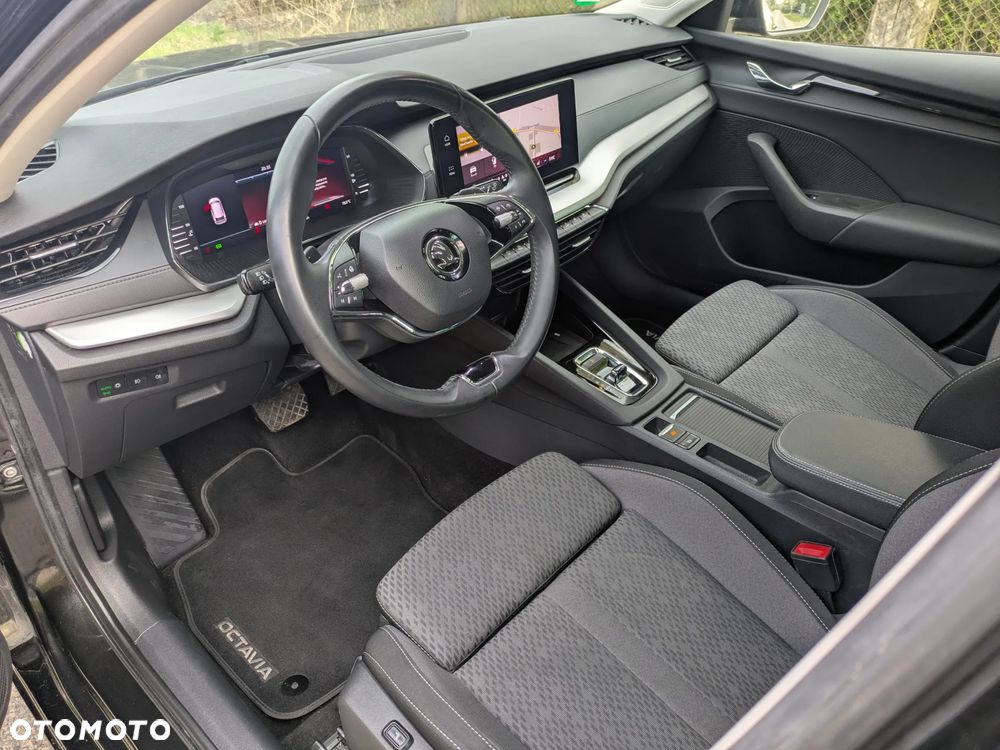 Skoda Octavia 2.0 TDI DSG Clever - 14