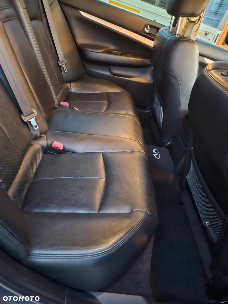 Infiniti G 3.5 xAWD - 4