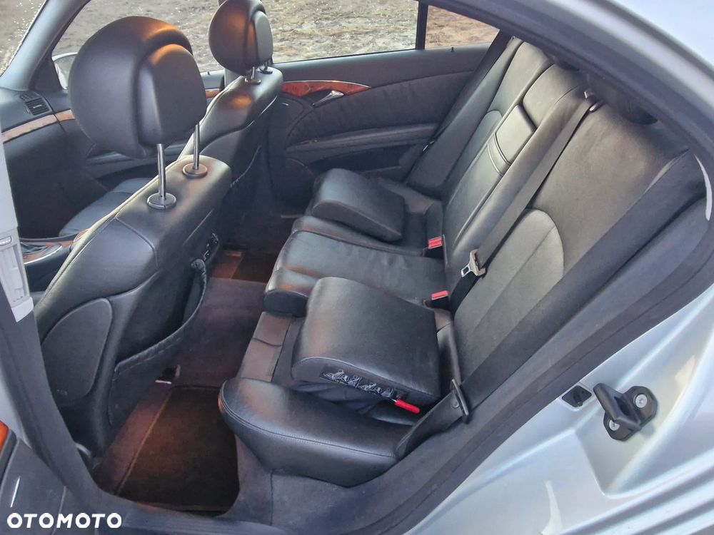 Mercedes-Benz Klasa E 280 4Matic Automatik Elegance - 7