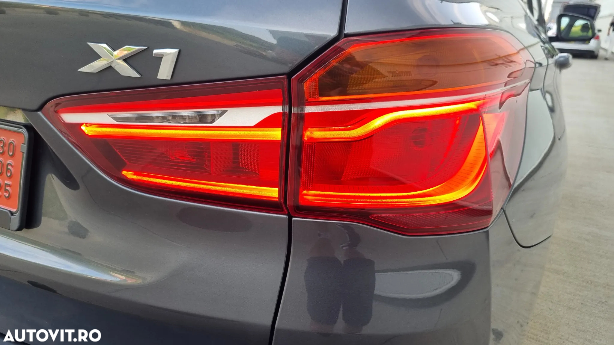 BMW X1 sDrive18i xLine - 8