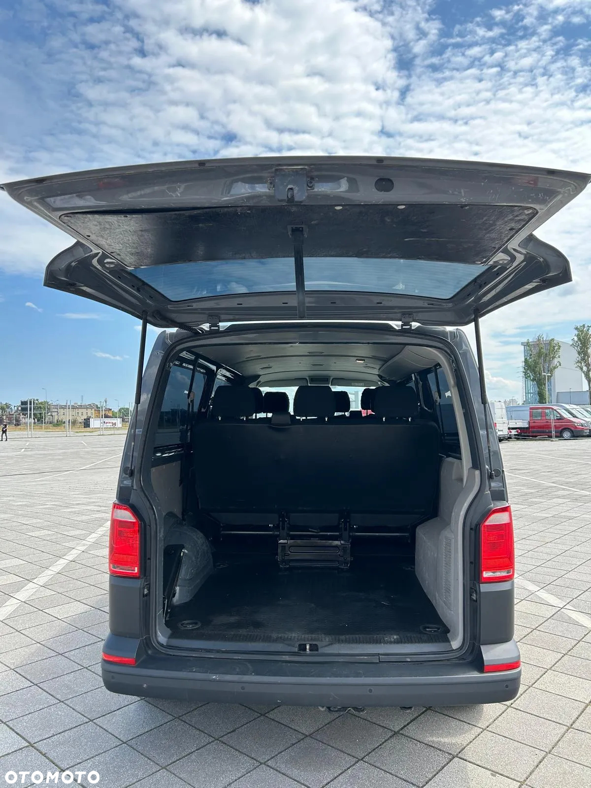 Volkswagen Transporter - 9