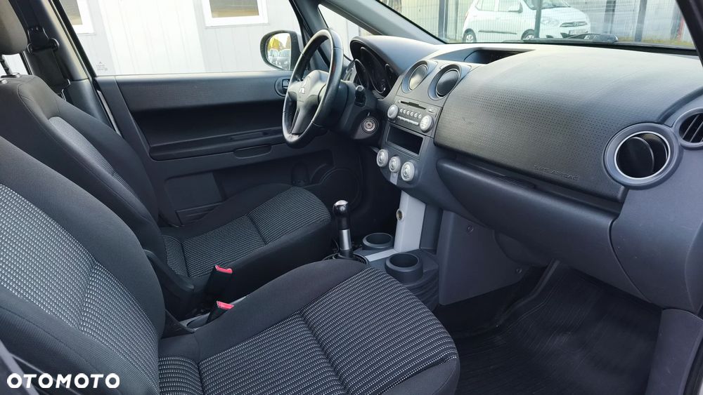 Mitsubishi Colt - 27