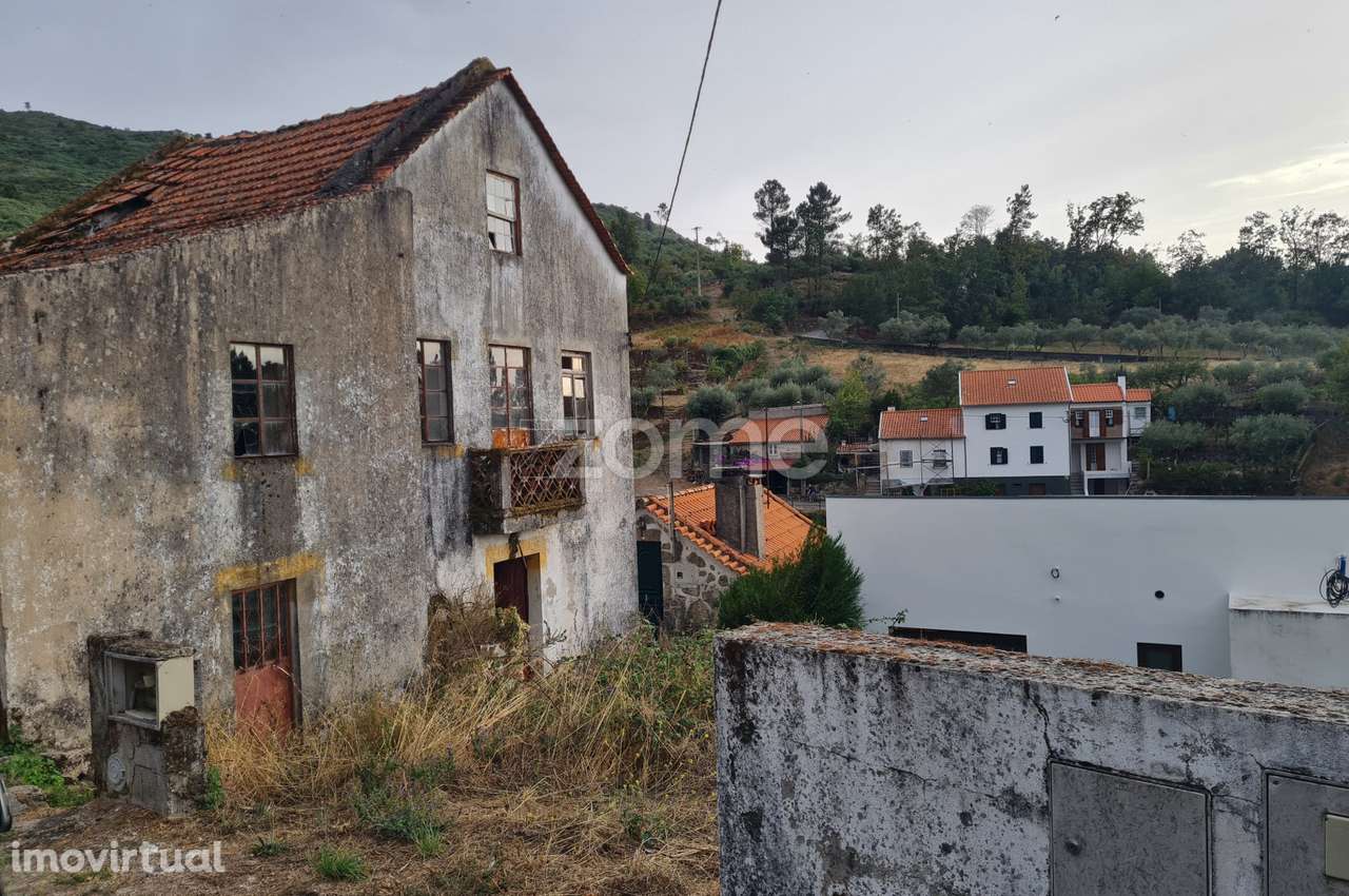Moradia em ruínas em ALDEIAS | GOUVEIA - Grande imagem: 5/15