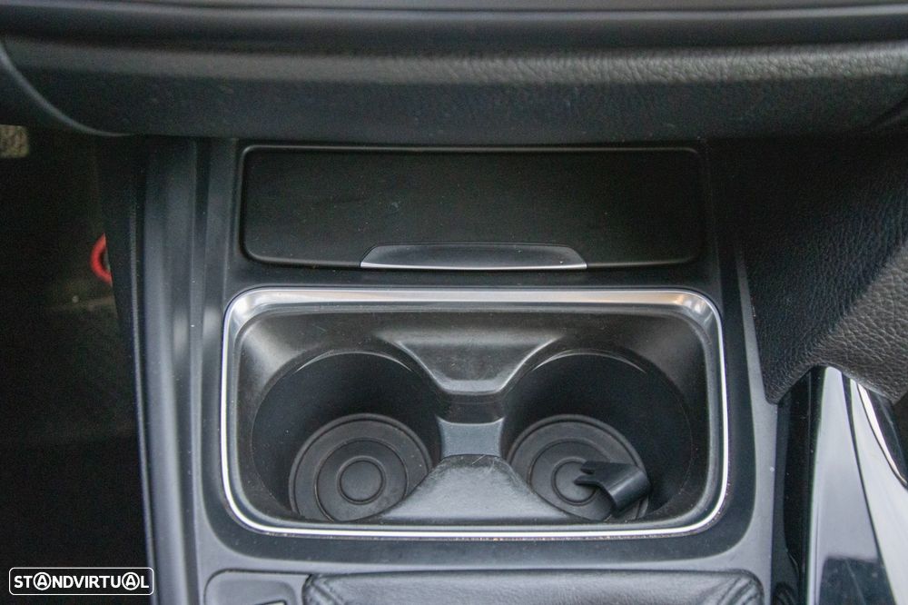 BMW 320 d Pack M - 19