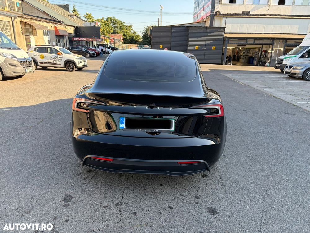 Tesla Model 3 - 6