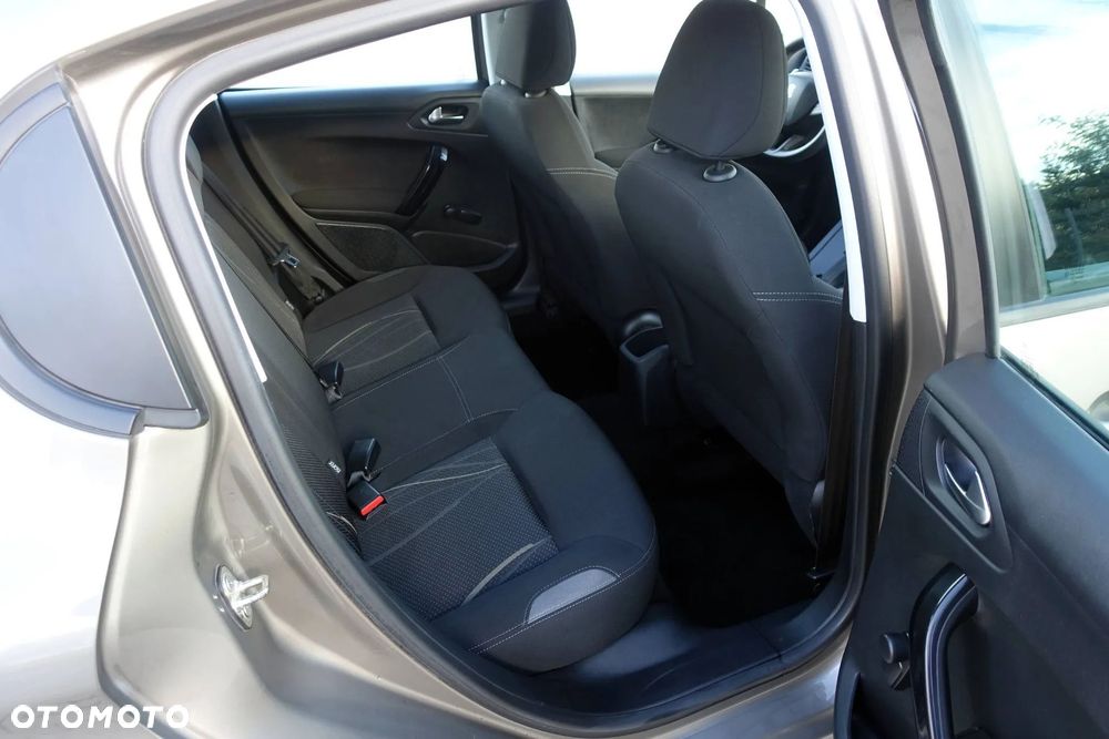 Peugeot 208 1.4 e-HDi Active STT - 16