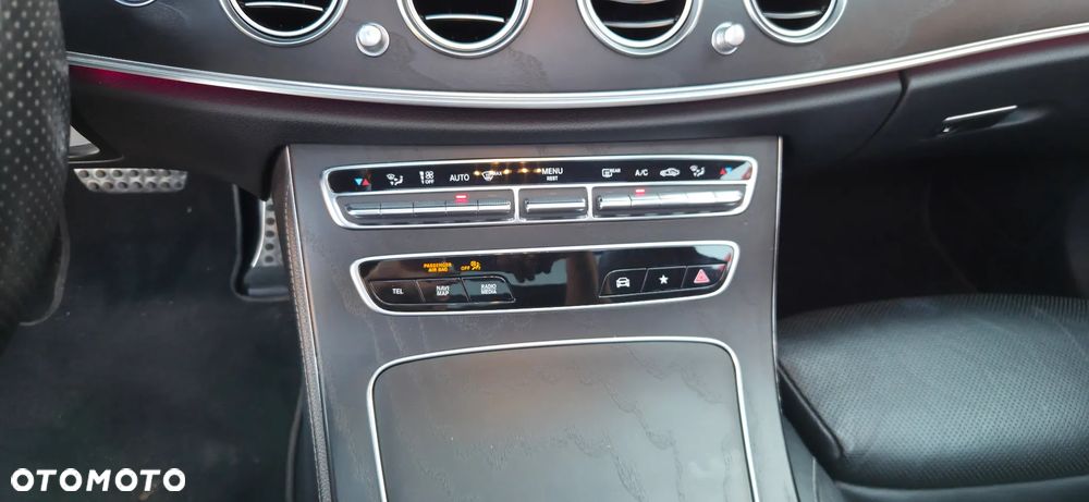 Mercedes-Benz Klasa E 400 d 4Matic 9G-TRONIC AMG Line - 27