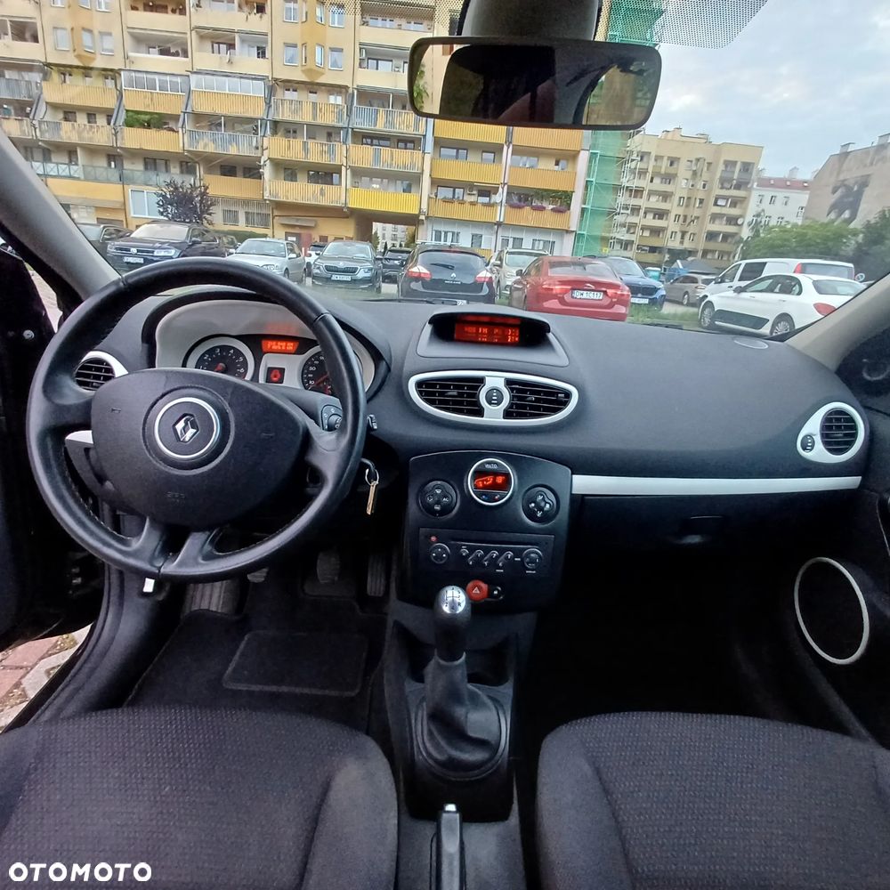 Renault Clio 1.6 16V Expression - 10