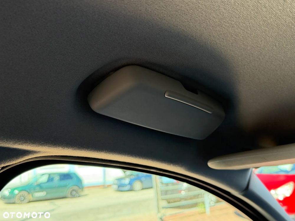 Ford C-MAX 1.6 Ti-VCT Champions Edition - 27