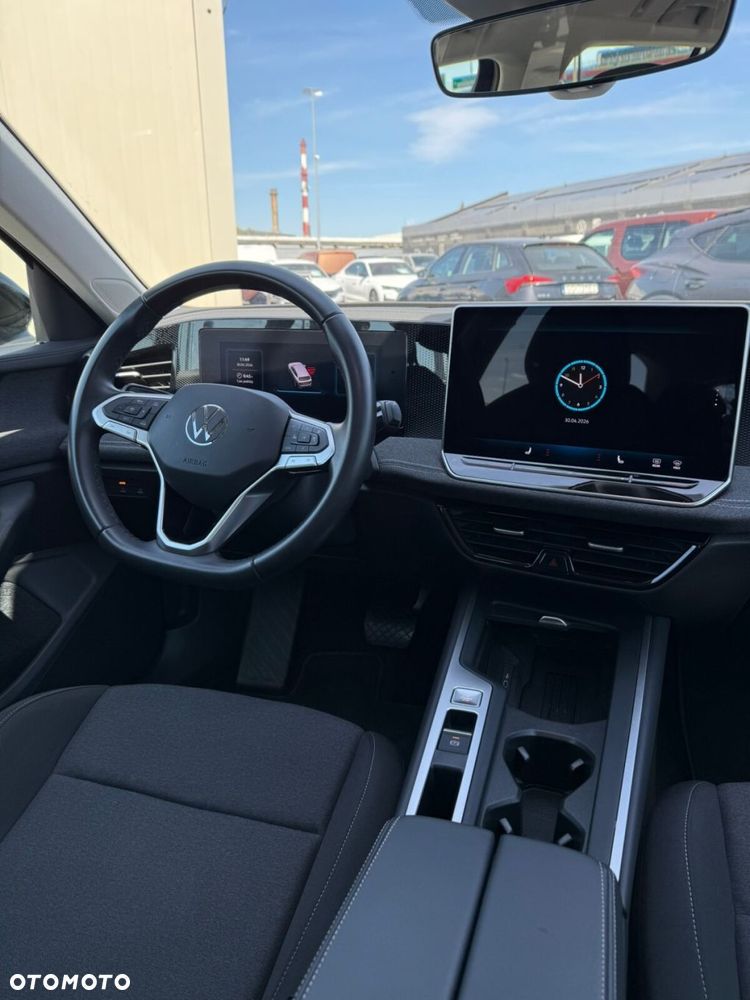 Volkswagen Passat - 25